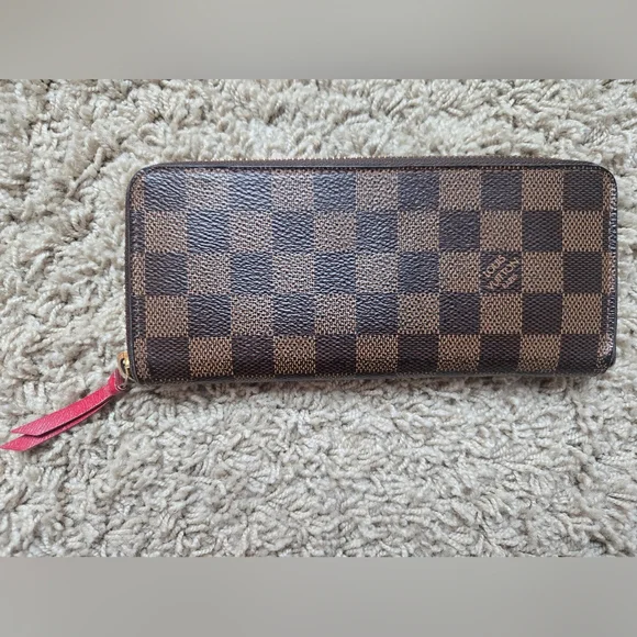 Louis Vuitton Wallet - Picture 2 of 14